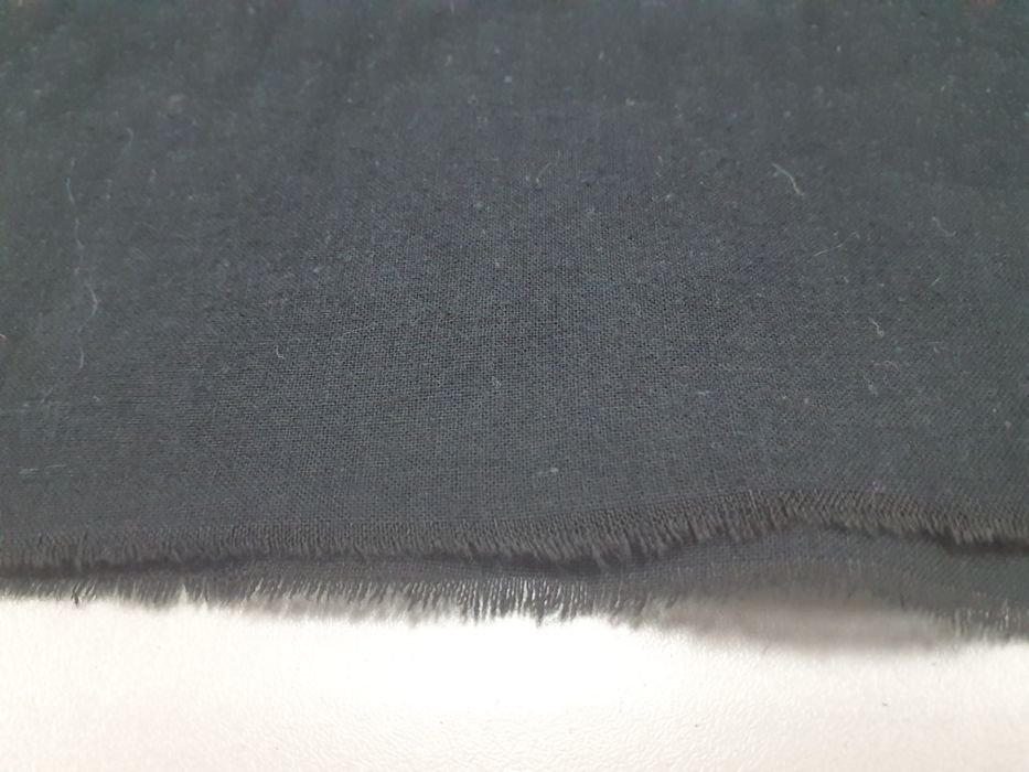 Tkanina czarna szer.150 cm. *