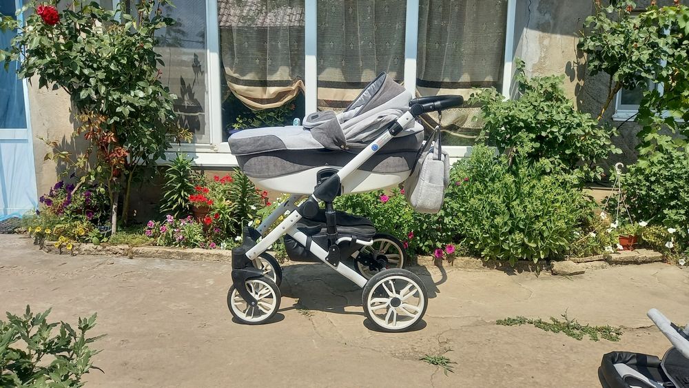 Коляска 3:1 з амортизаторами.