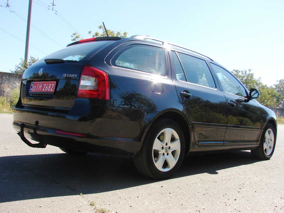 Skoda Octavia 1.8 TSi механика 6-ст 2011 год (максимальная комплектация)