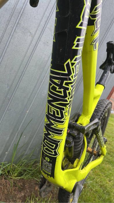 Commencal supreme v3 DH