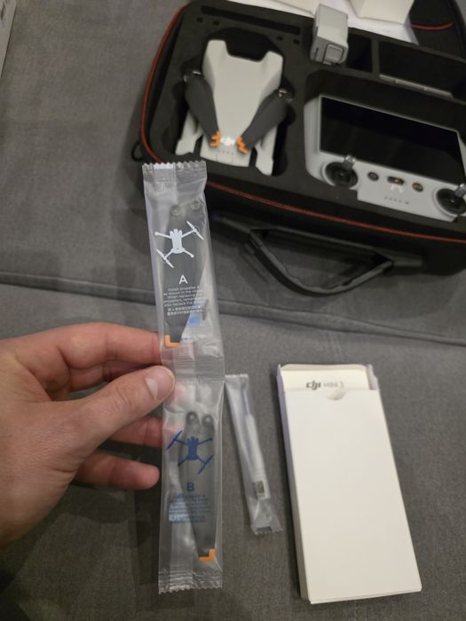 Dron dji mini 3 Kontroler RC dwie baterie karta ładowarka Etui  mega z