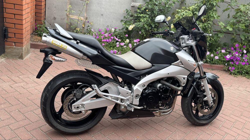 Suzuki GSR400 Сузуки з Японії
