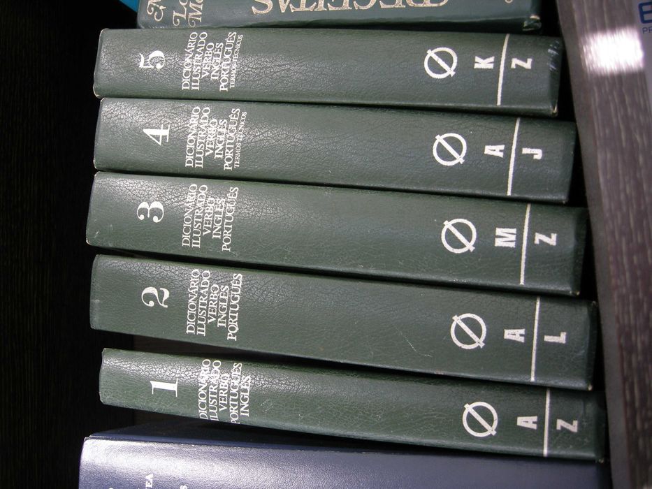 5 volumes do dicionário Verbo :  PT - EN (1) e EN - PT (4)