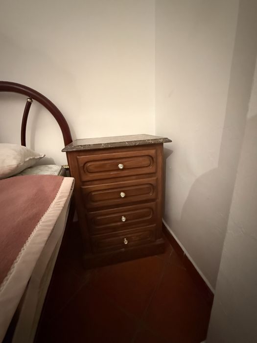 Móveis antigos em excelente estado