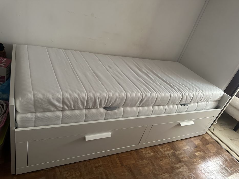 Cama Ikea solteiro
