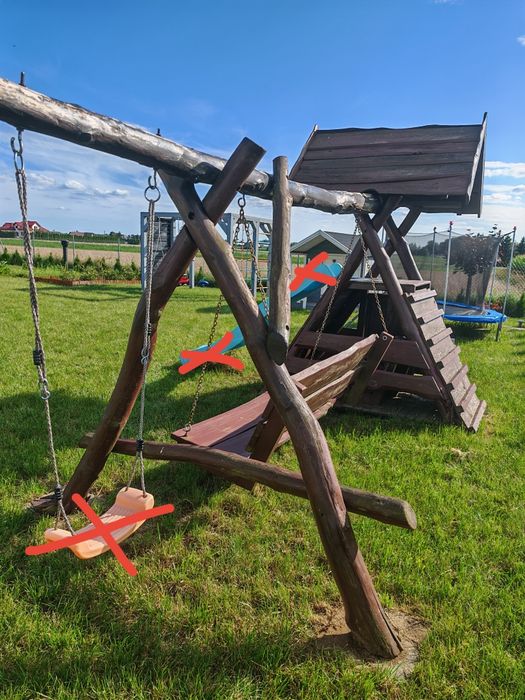 Huśtawka bujaczka drewniana z domkiem dla dzieci