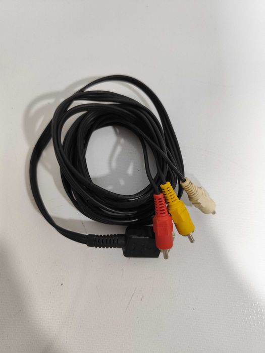 Consola PS2 Slim SCPH-90004 com cabos a funcionar na perfeição
