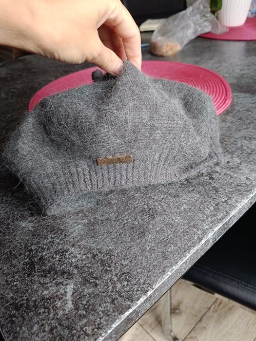 Nowy beret damski