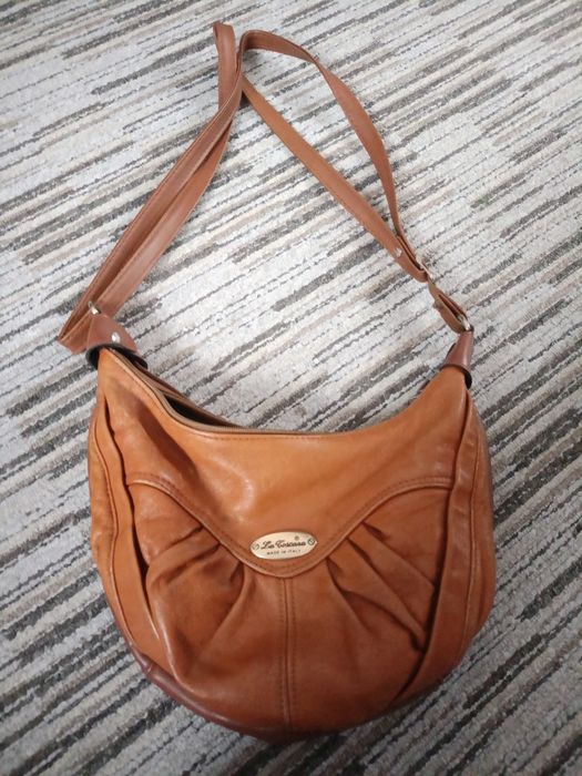 Torebka na ramię regulowany pasek brązowa ekoskórka suwaki