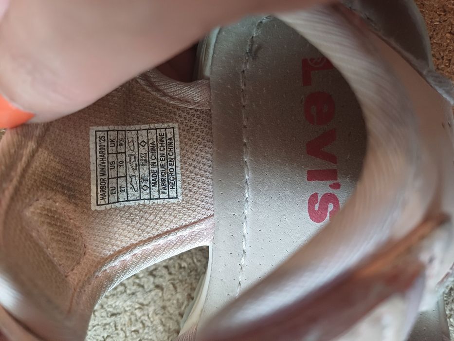 Levi's sandálias em rosa