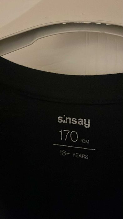 Sprzedam koszulkę dla chłopca rozmiar 170.