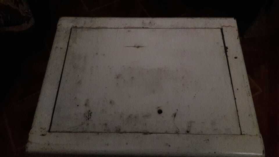 Железный  ящик для хранения предметов  вместо сейфа