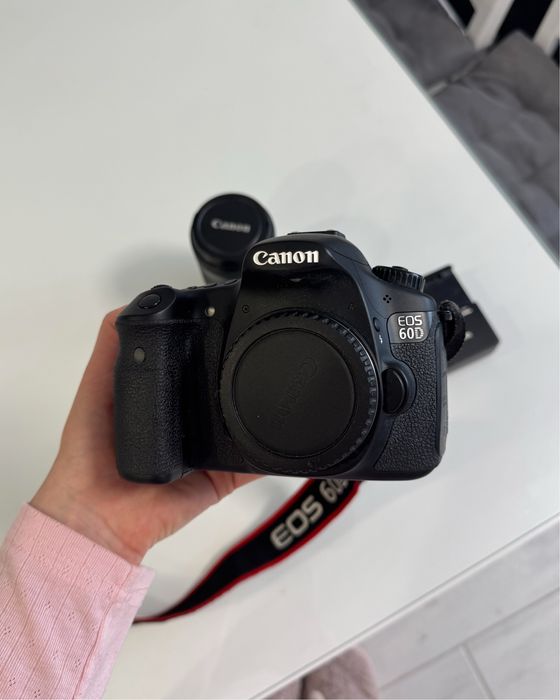 Фотоапарат Canon EOS 60D + 2 об’єктиви — повний комплект