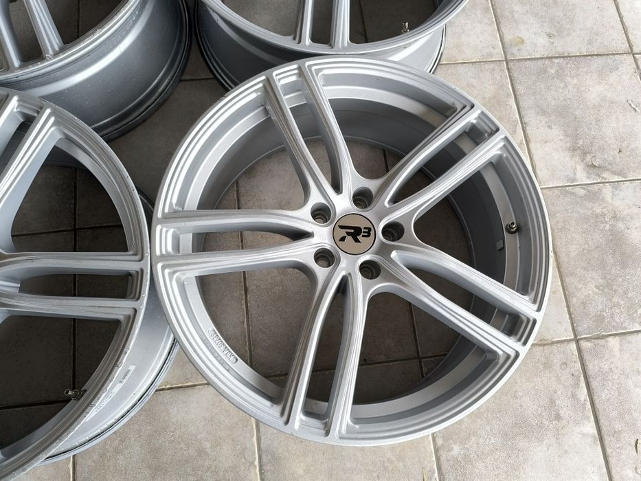 Felg aluminiowe R3 H1 8,5x20 et45 5x112 otwór 66,6 VW, Audi, Mercedes do naprawy