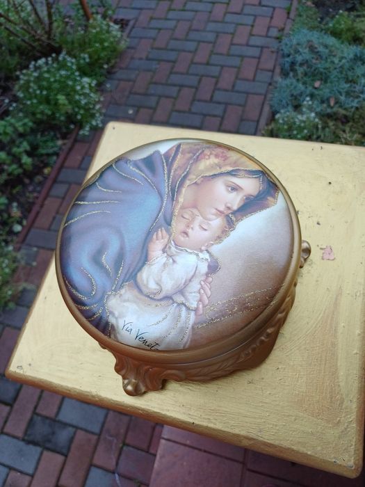 Шкатулка, світильник, піднос