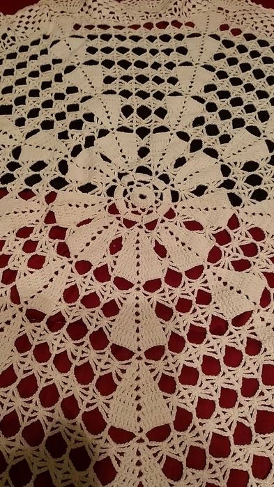 toalha centro de mesa em renda feita á mão 3