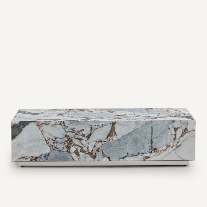 Mesas e moveis em palete e marmore