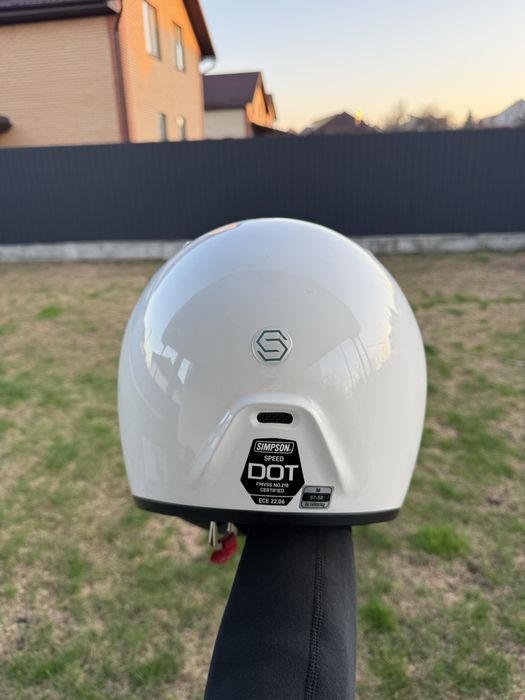 Продам шолом Simpson Motorcycle Speed Bandit Helmet Medium - White SPBM1