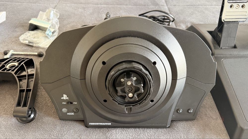 Volante Thrustmaster T300RS Ferrari Alcantara Edition