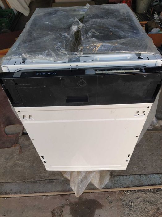 Посудомоечная машина Electrolux
