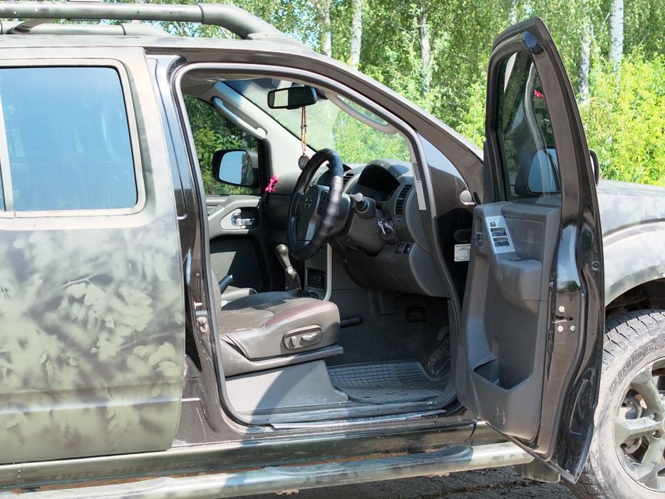 авто Nissan Navara 4x4