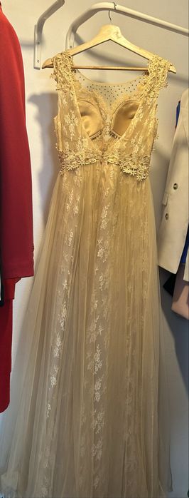 Vestido de festa/ baile de finalistas dourado