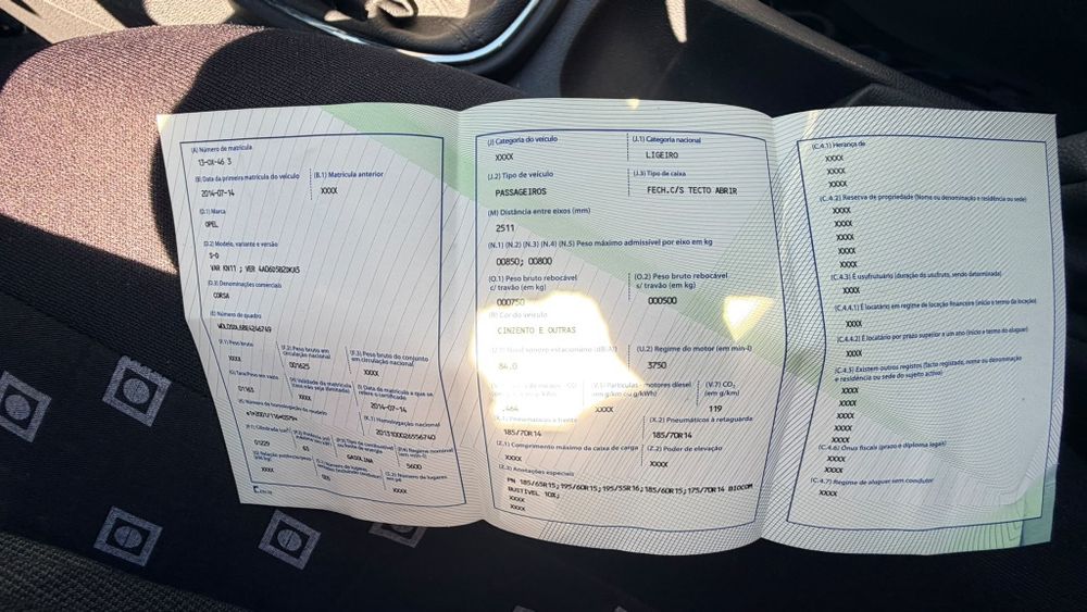 Opel Corsa 1.2 85 cv, 5 portas, julho de 2014 e 100.000 km
