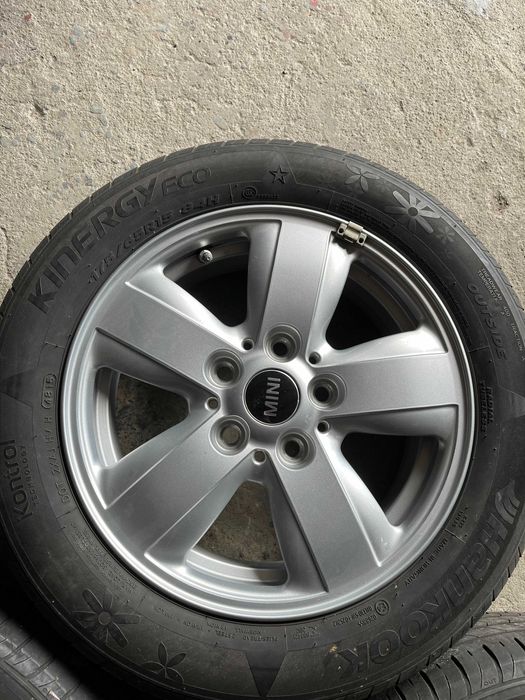 Sprzedam Felgi aluminiowe z oponami letnimi 15x175x65 Mini Cooper