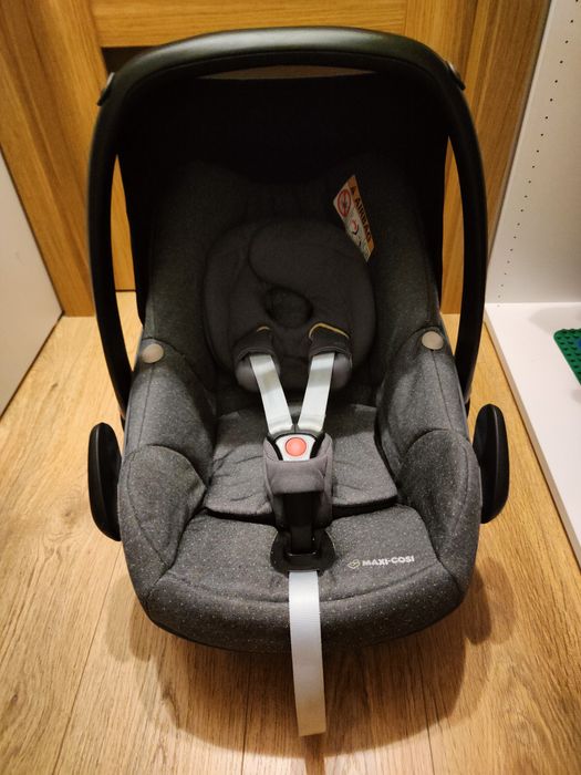 Fotelik samochodowy marki Maxi Cosi