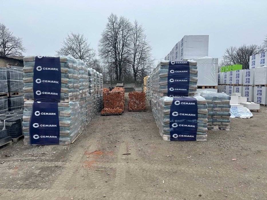Газоблок | Шлакоблок | Ракушняк | Цемент | Цегла | Пиломатеріали | Ліс