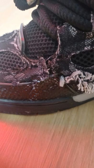 Lv skate swarowski