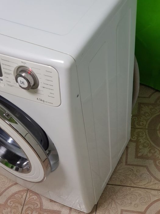 Пральна машина б/в Samsung 4.5 kg 1000 об/мин дисплеем mod.wf 745059c