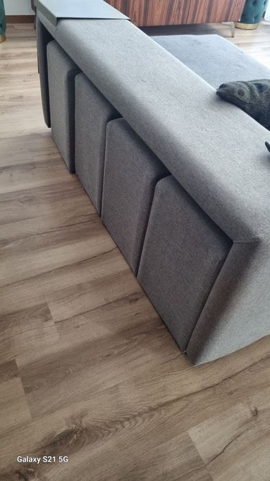 Sofa com chaisse longue à esquerda