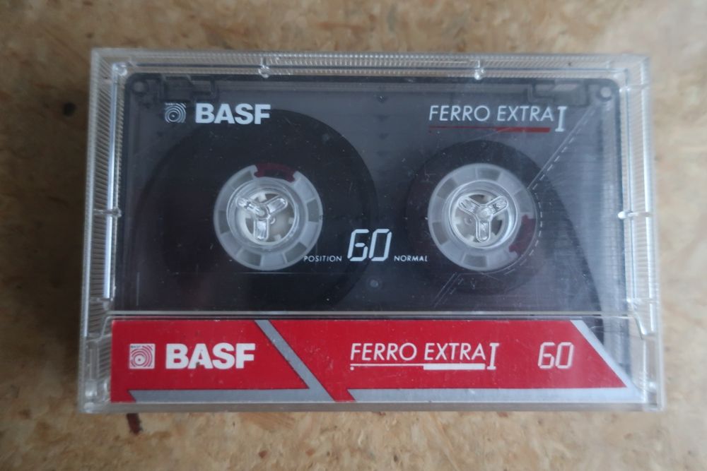 4 Cassetes de aúdio - Sony, Philips, BASF