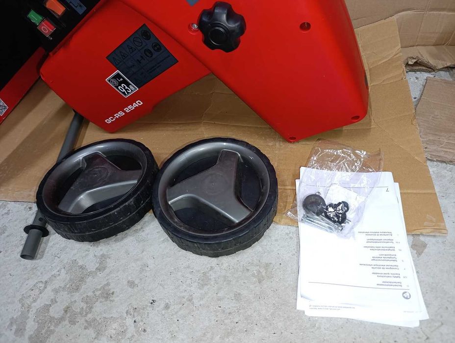 Rozdrabniacz do gałęzi frezowy cichy Einhell GC-RS 2540 moc 2500W 40mm