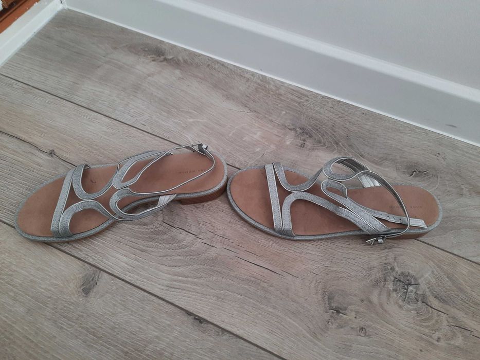 Sandałki damskie Zara