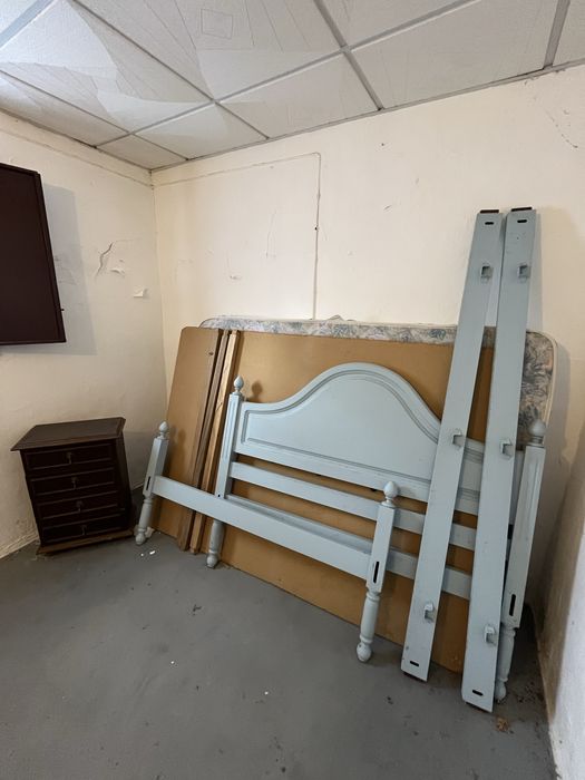 Cama + Cabeceira + Colchão praticamente novo