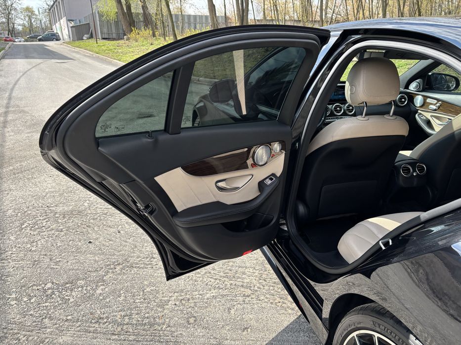 Mercedes-Benz C-Class 2018 VIN 55SWF8DB2KU287542 фото оголошення 11 з 23