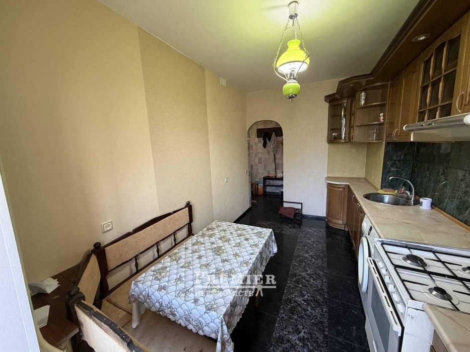 5-к. квартира 97.5 м² с ремонтом на ул. Ак. Королева