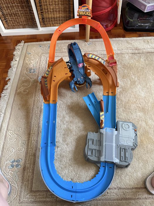 Pista Hot Wheels Monster Truck