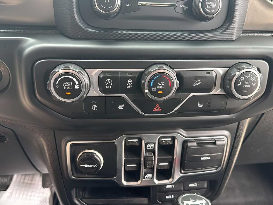 Jeep Wrangler Unlimited Sport S      2018