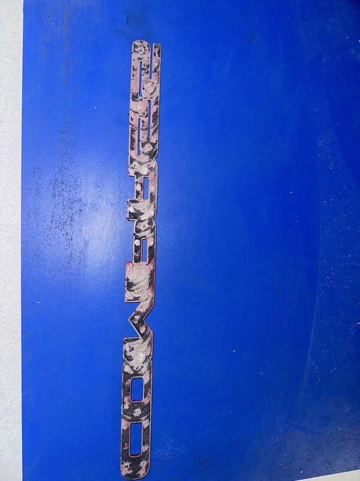 Емблема напис COMPASS на ліві двері