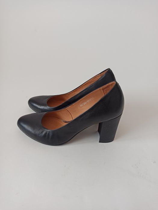 Туфлі Kolari нові розмір 40