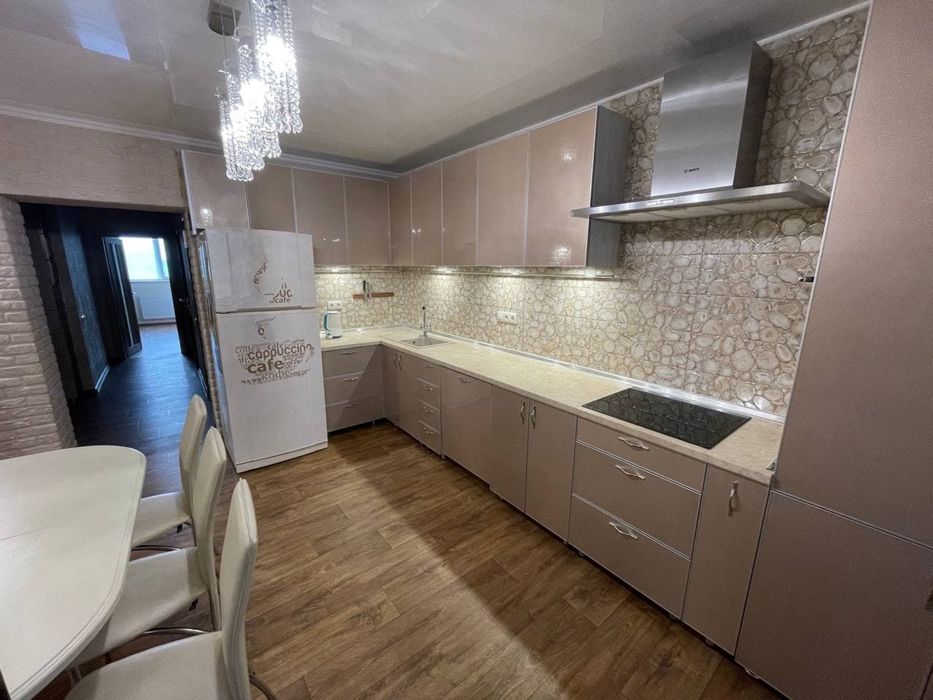 Продаж 1-кімнатної квартири, перепланованої на 2-кімнатну