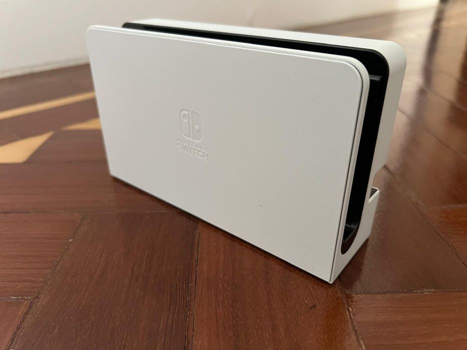 Nintendo Switch OLED  + Acessórios. Oferta do Wireless LED Controller e Case da Bigben