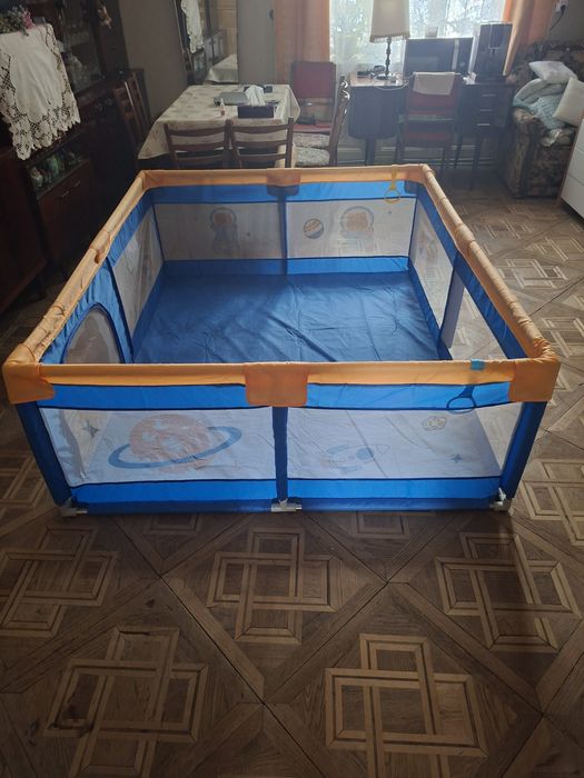 Манеж дитячий продам