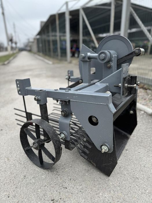 Навісне обладнання для мотоблоку фреза підгортач плуг