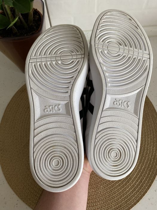 Чоловічі кросівки Asics classic CT 1191A165-101 розмір 41,5/26см.