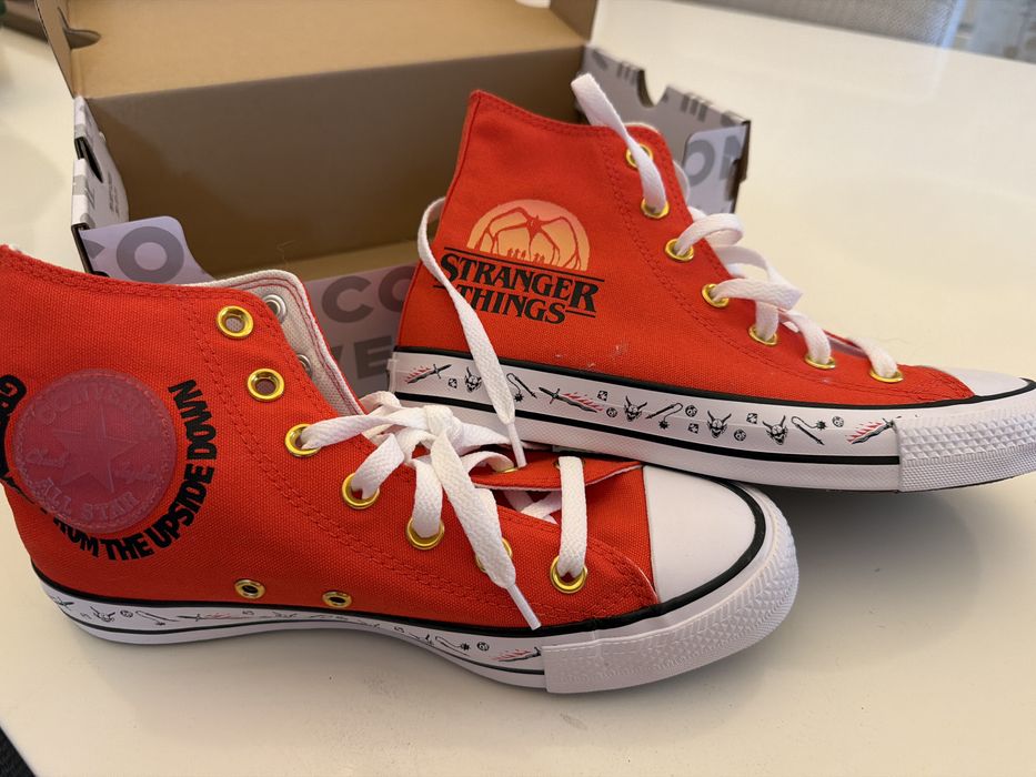 All Star Converse Strnger Things nunca usado Vermelho