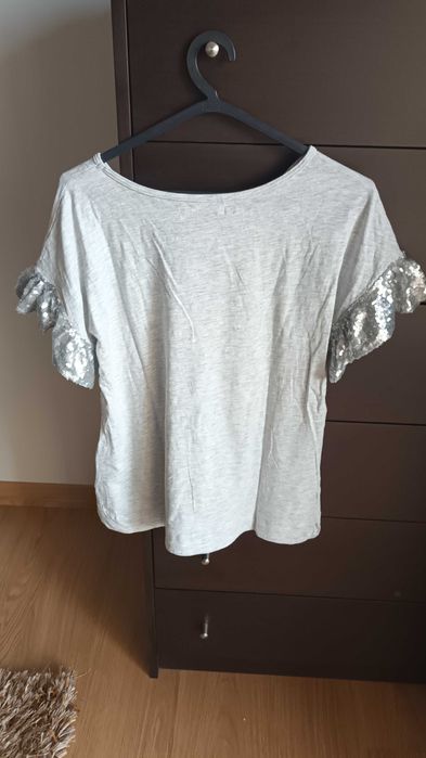 T-shirt em cinzento da Sfera